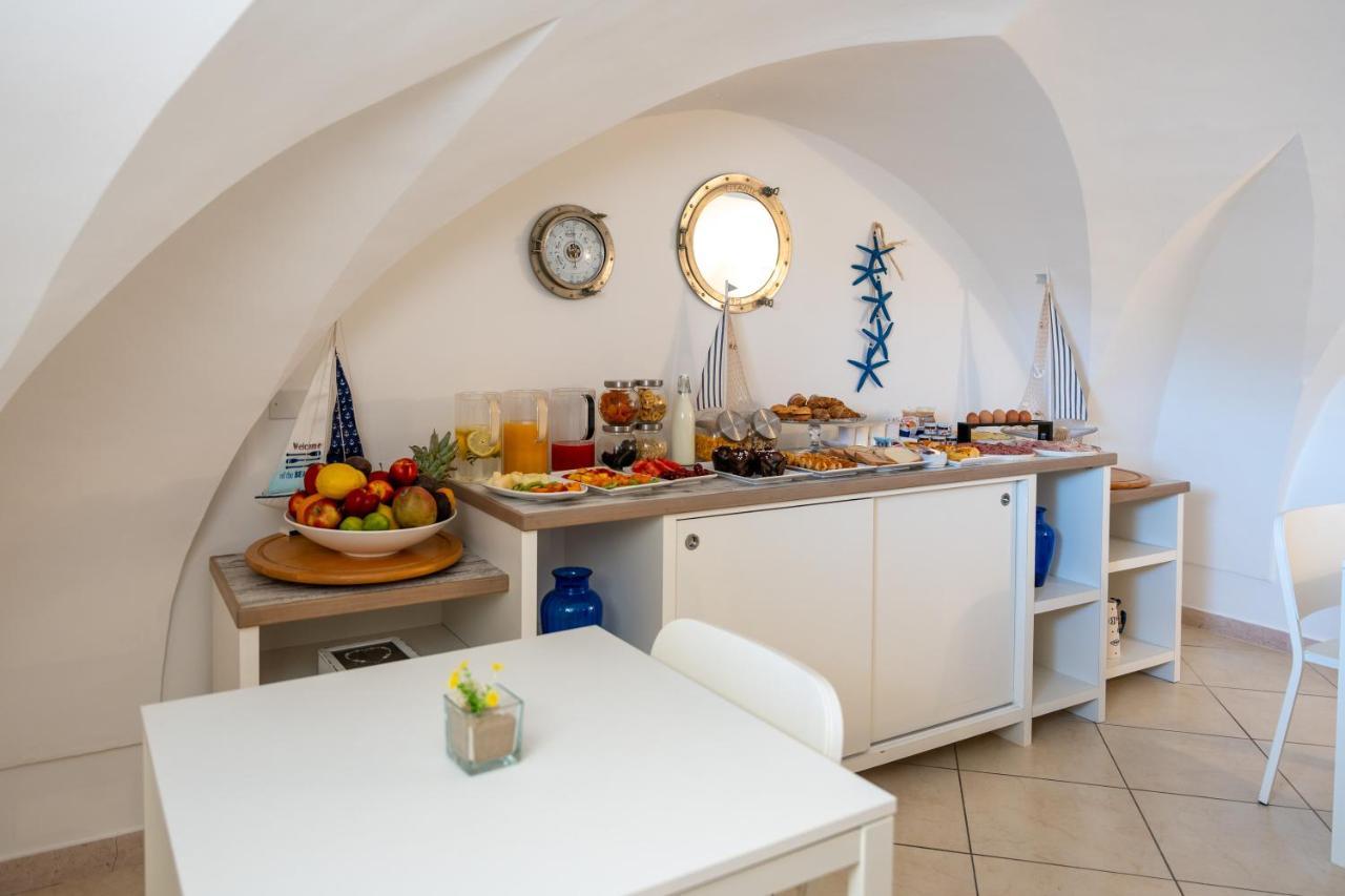 Palazzo Vergine - By Inside Salento กัลลีโปลี ภายนอก รูปภาพ