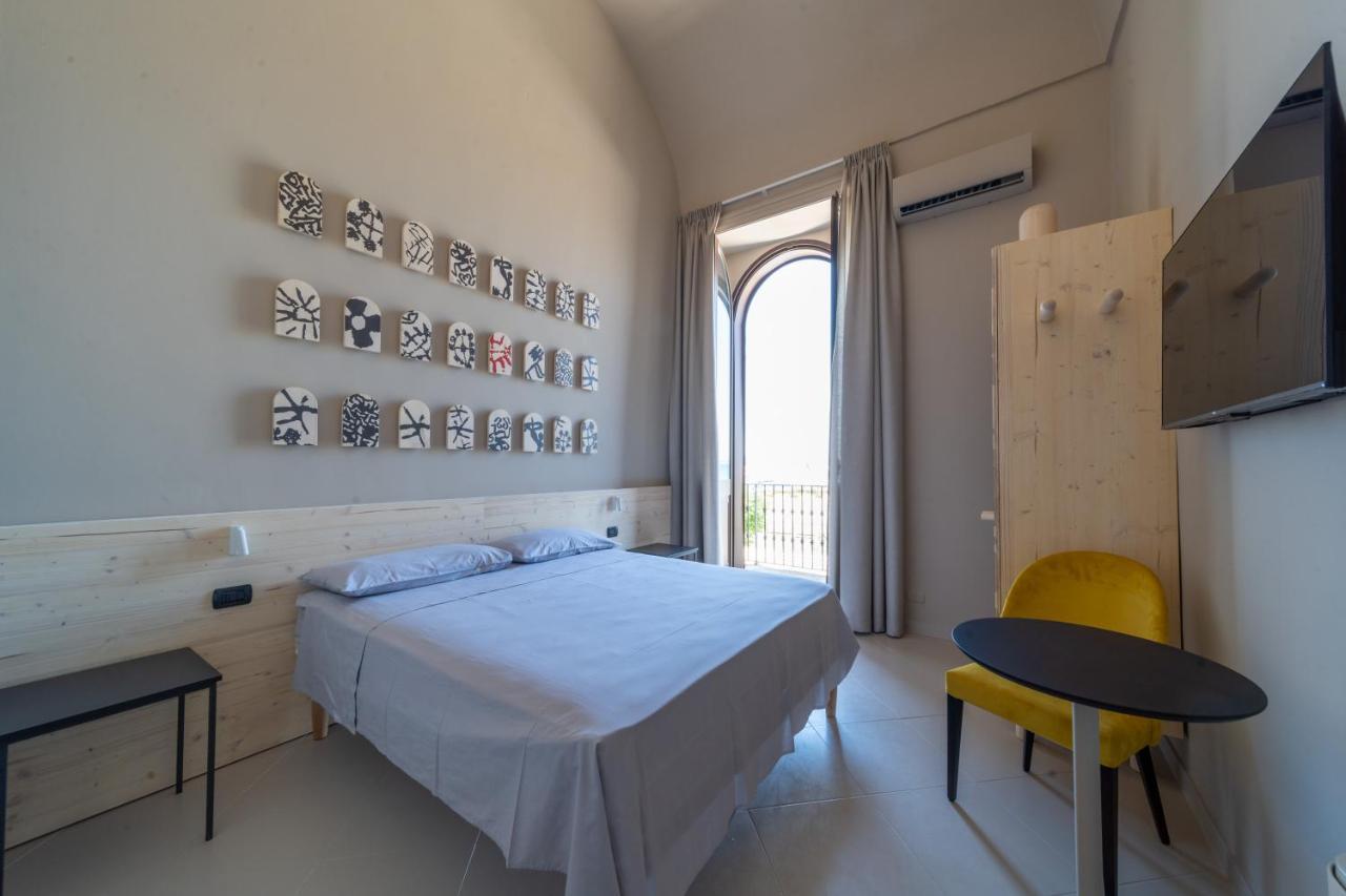Palazzo Vergine - By Inside Salento กัลลีโปลี ภายนอก รูปภาพ